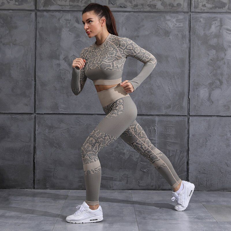 Flawless Fit: Navigating the Camel Toe Conundrum in Athleisure